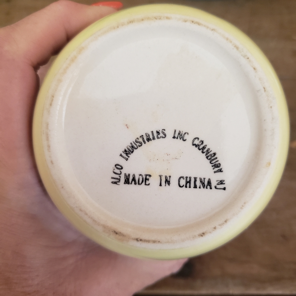 Tight seal container - Picture 3 of 3